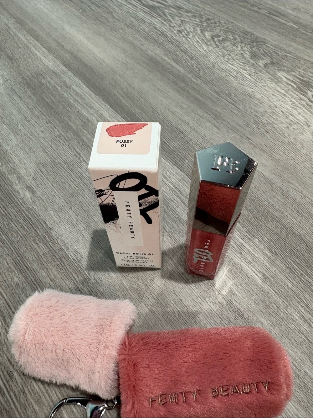 Fenty - Picture 3 of 5